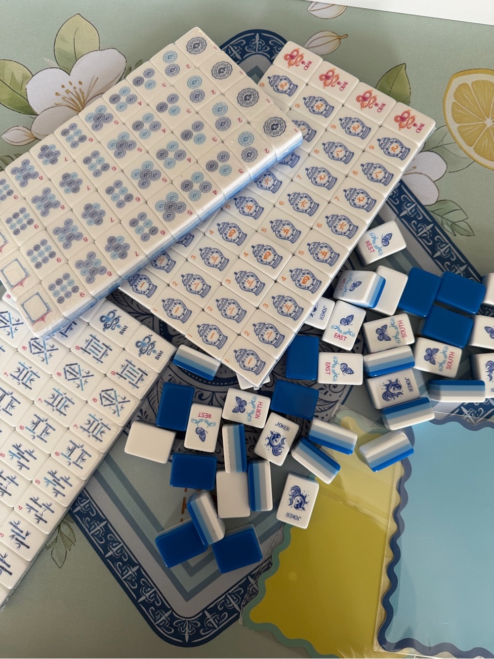 Mahjong Set - Blue and White with green/lemon Tiles, Mat, Wooden Racks - Picture 12 of 16